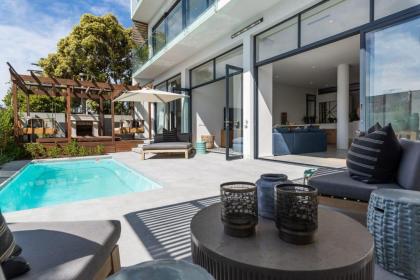 138 Kloof Road - stunning modern villa located in Bantry Bay - image 12