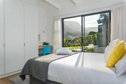 The Greenacres A Captivating 5-Bedroom Retreat in Hout Bay Cape Town 