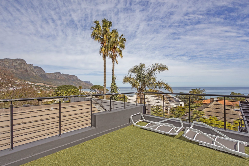 19 On Blair 6-bedroom holiday homes in Camps Bay - image 6