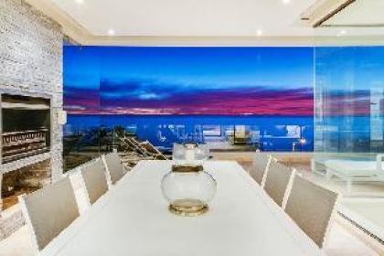 Prima Views Luxury 5-Bedroom Villa in Camps Bay - image 20