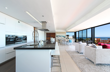 Stunning ultra-modern luxury home in Cape Town - image 12