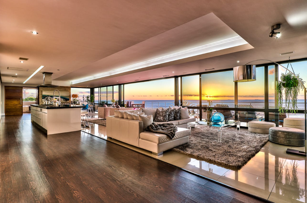 Stunning ultra-modern luxury home in Cape Town - image 3