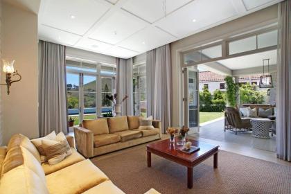 Serene 4 Bedroom Luxury Kid Friendly Villa Camps Bay Cape Town - image 8