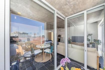 Seaside Studio Apartment 9 mins to Queens Beach! - image 13