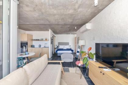 Seaside Studio Apartment 9 mins to Queens Beach! - image 19