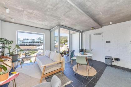 Seaside Studio Apartment 9 mins to Queens Beach! - image 9