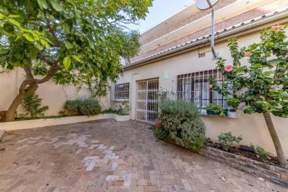 Beachside 2BD Home in the heart of Sea Point! - image 13