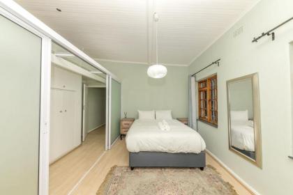 Beachside 2BD Home in the heart of Sea Point! - image 3