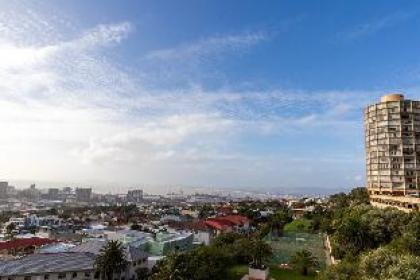 Serene & spectacular views near Table Mountain - image 2